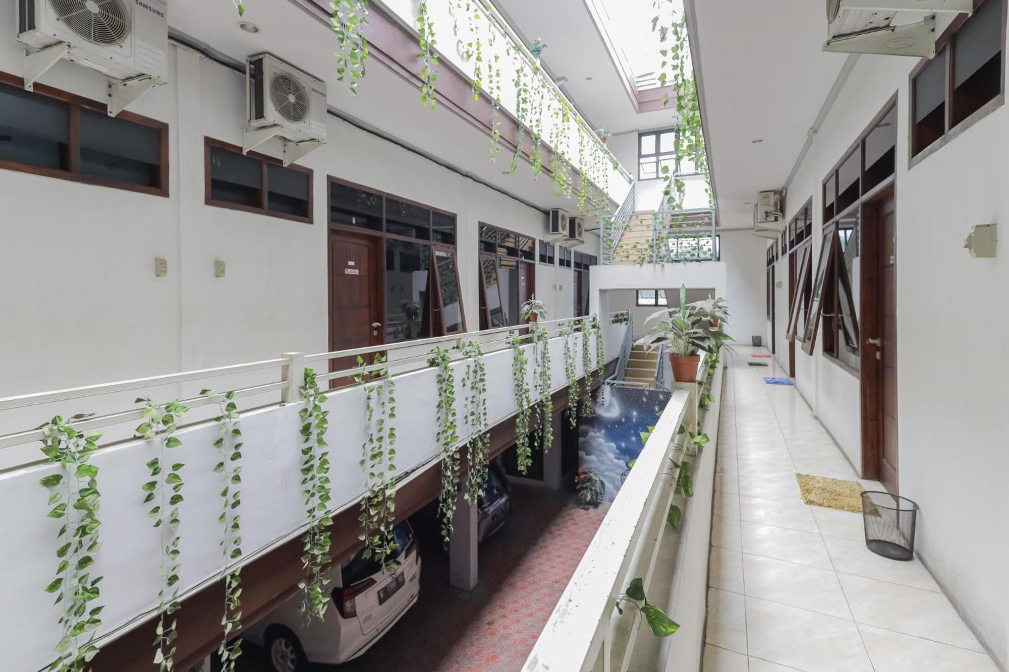 Reddoorz At Pondok Candra Сурабая Екстериор снимка