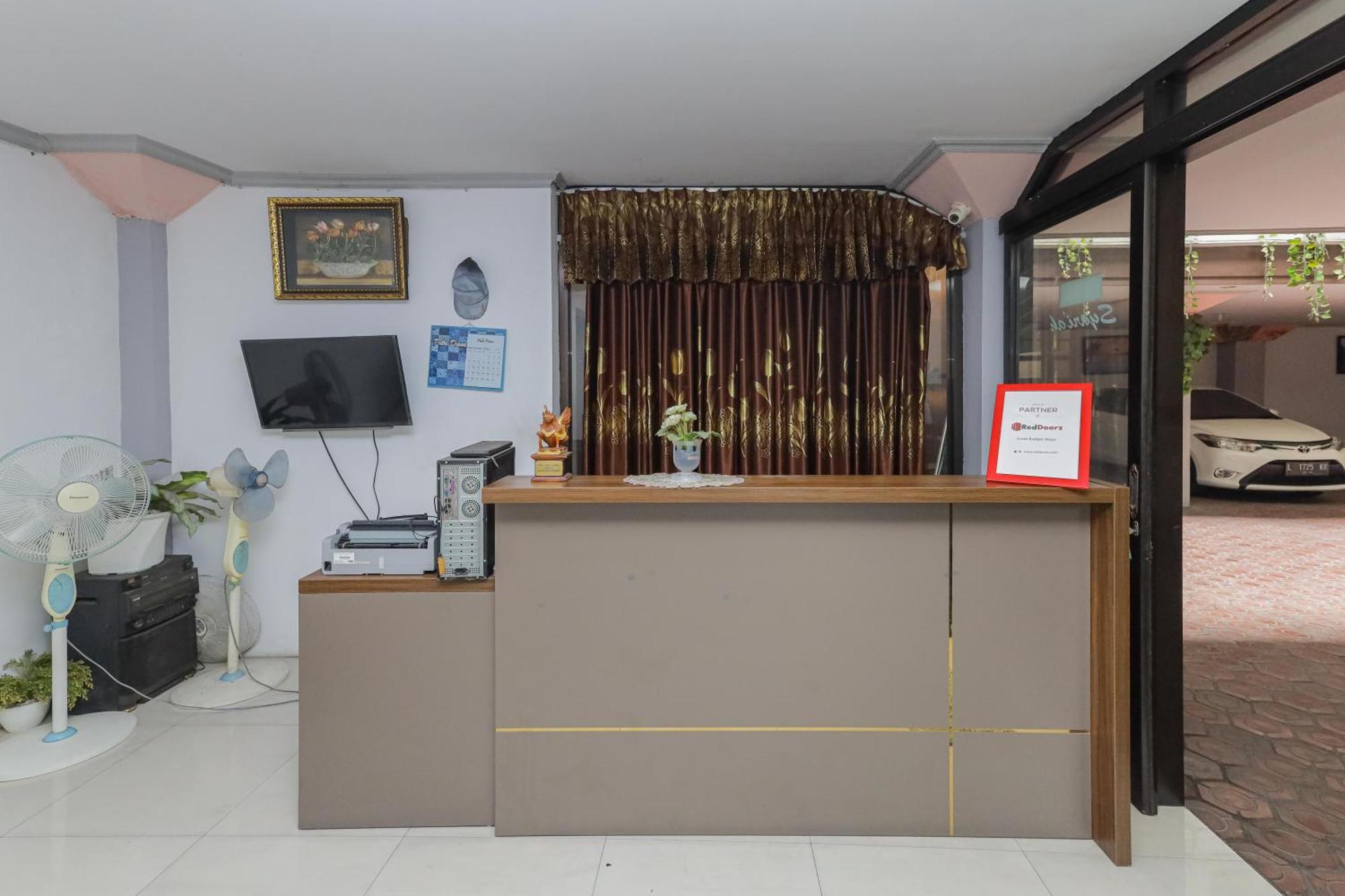 Reddoorz At Pondok Candra Сурабая Екстериор снимка