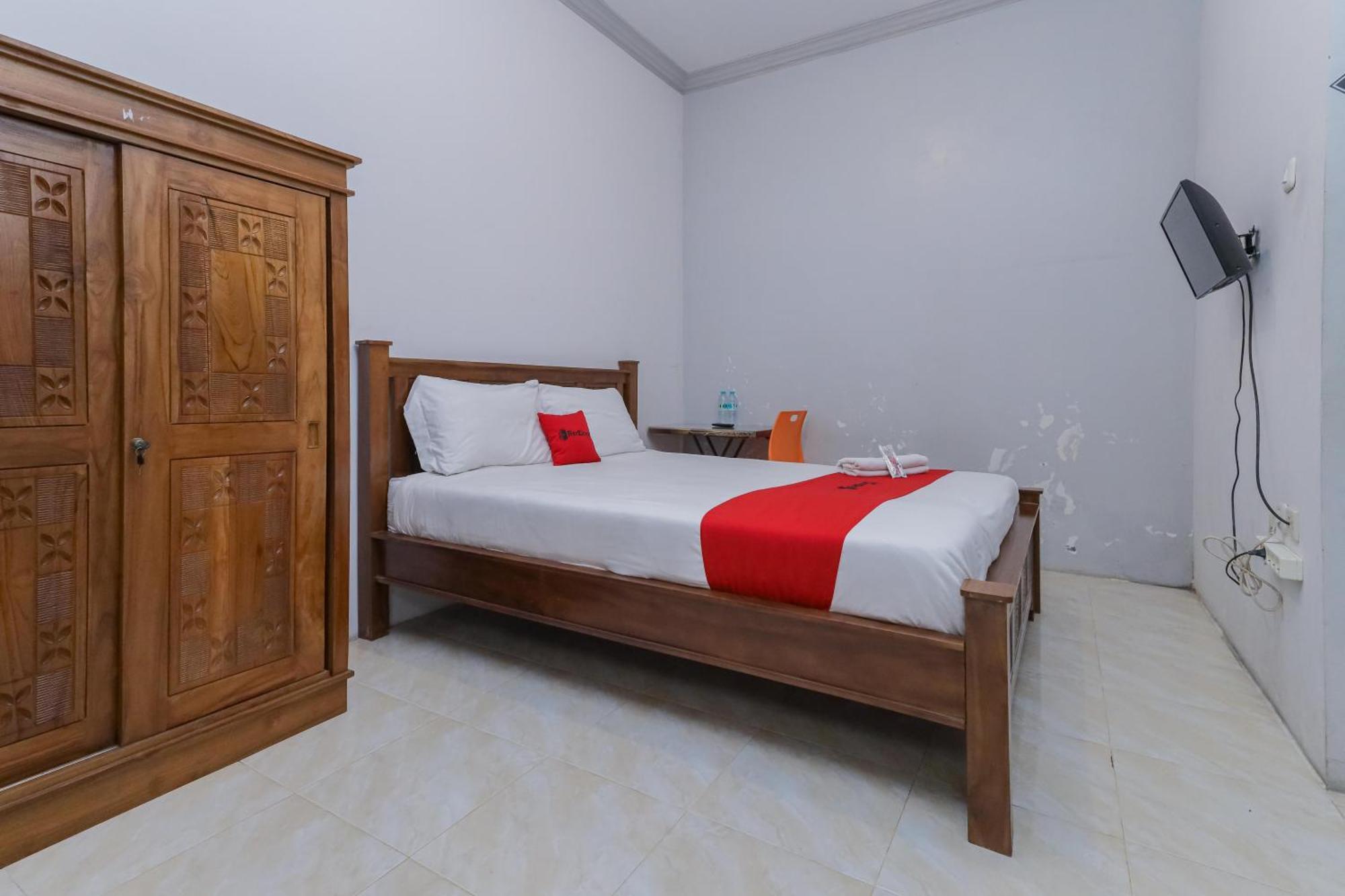 Reddoorz At Pondok Candra Сурабая Екстериор снимка