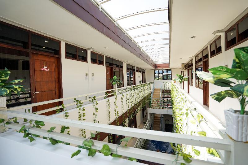 Reddoorz At Pondok Candra Сурабая Екстериор снимка